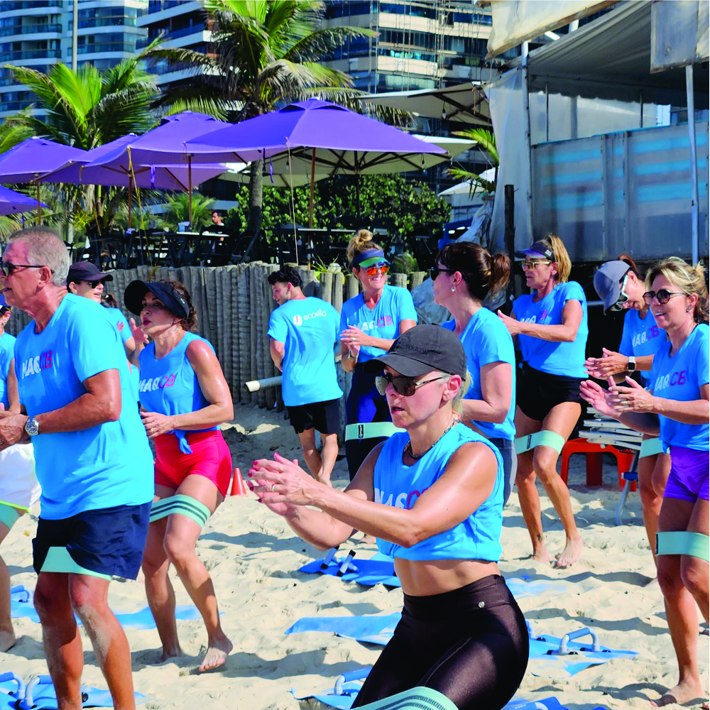 Aulão de ginastica funcionao Praia da Barra - Ecovita Farma